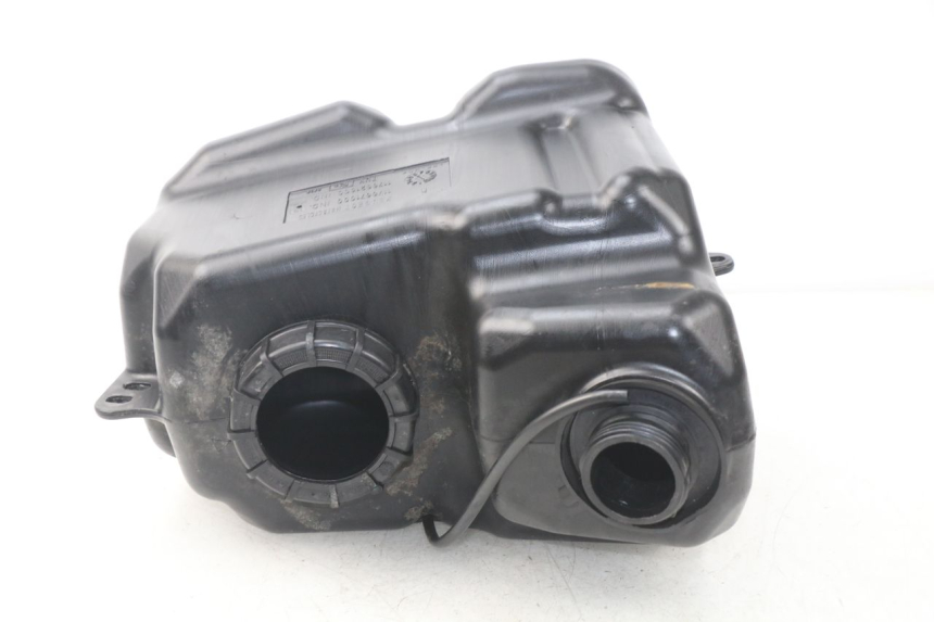 photo de KRAFTSTOFFTANK PEUGEOT SATELIS 125 (2013 - 2018) - Zoom auf Gebrauchszustand