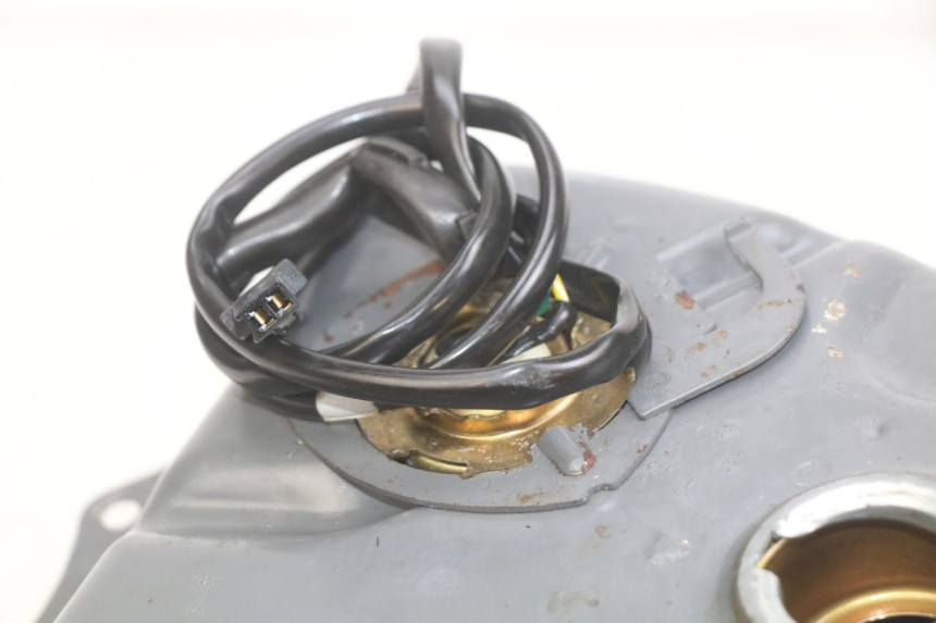 photo de KRAFTSTOFFTANK HONDA SCV LEAD 100 (2003 - 2007) - Zoom auf Gebrauchszustand