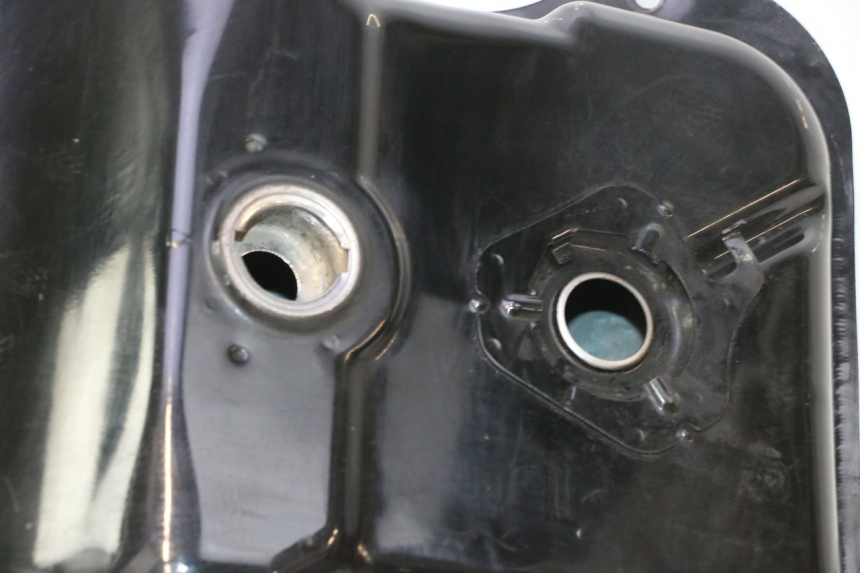 photo de KRAFTSTOFFTANK HONDA SH 125 (2001 - 2003) - Detailansicht des Bauteils