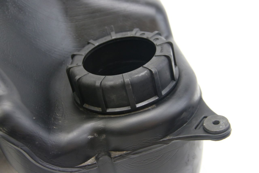 photo de KRAFTSTOFFTANK SUZUKI SIXTEEN 125 (2008 - 2010) - Charakteristische Merkmale