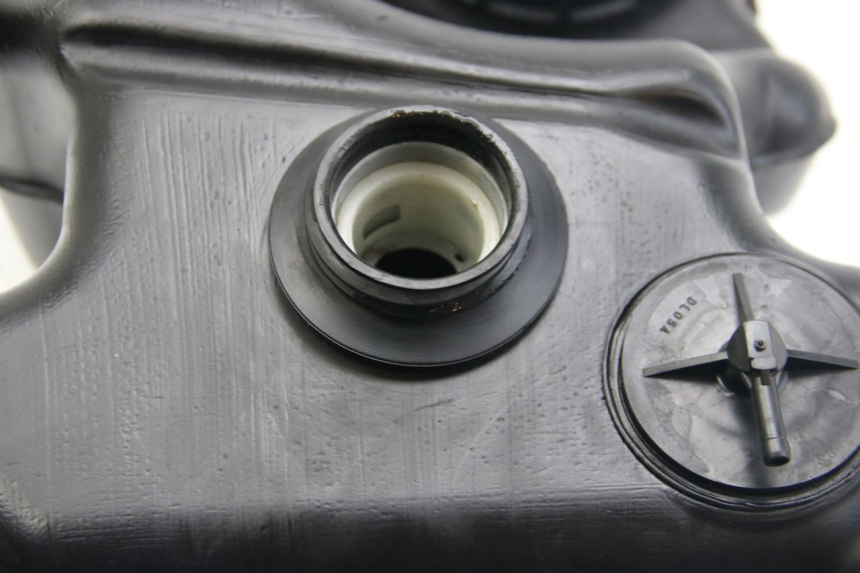 photo de KRAFTSTOFFTANK SUZUKI SIXTEEN 125 (2008 - 2010) - Geprüftes Gebrauchtteil