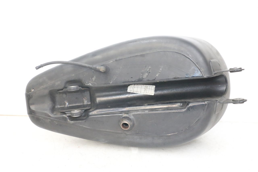 photo de KRAFTSTOFFTANK HARLEY DAVIDSON SPORTSTER XL CUSTOM 1200 (2003 - 2004) - Details der Befestigungspunkte