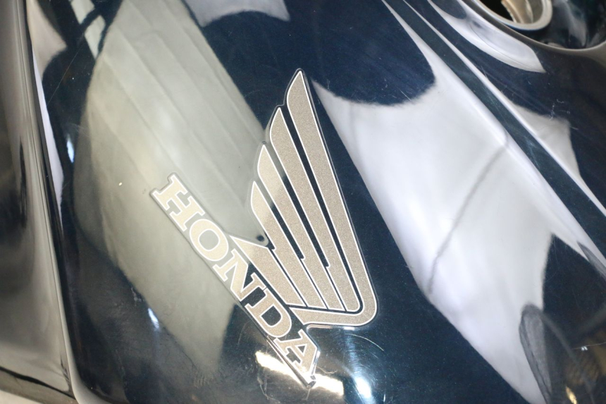 photo de KRAFTSTOFFTANK HONDA ST PAN EUROPEAN 1300 (2002 - 2013) - Weitere Ansicht des Artikels