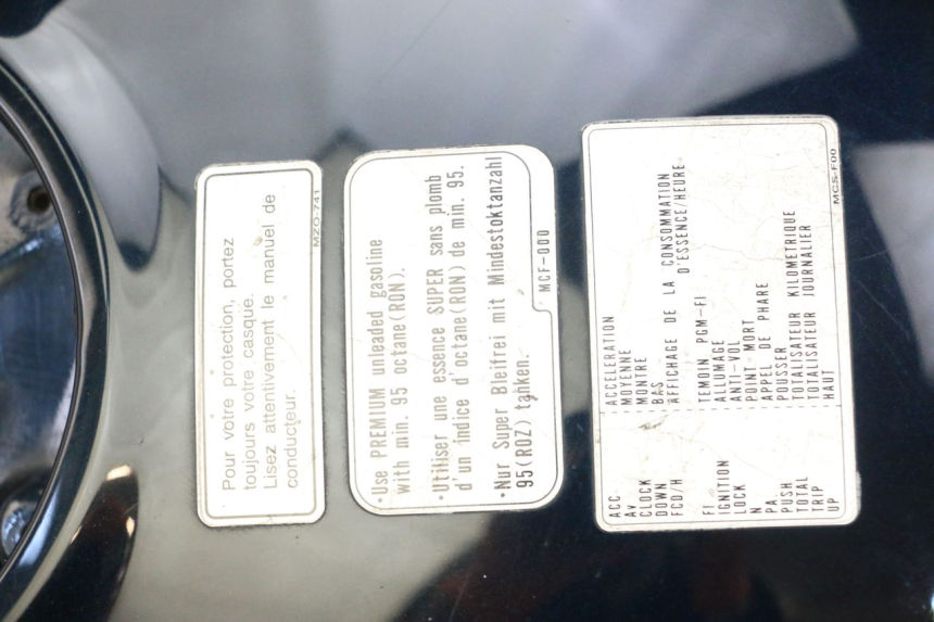 photo de KRAFTSTOFFTANK HONDA ST PAN EUROPEAN 1300 (2002 - 2013) - Zoom auf Gebrauchszustand