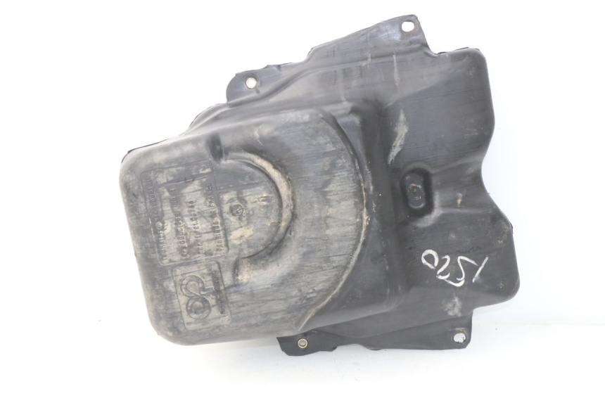 photo de KRAFTSTOFFTANK PEUGEOT SV 50 (1992 - 2004) - Detailansicht des Bauteils