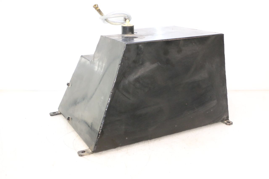 photo de KRAFTSTOFFTANK BOOM TRIKE FUN 500 (2004 - 2010) - Oberflächenzustand und Material