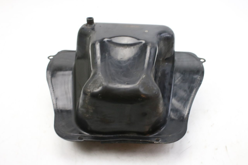 photo de KRAFTSTOFFTANK PEUGEOT TWEET 125 (2010 - 2017) - Details der Befestigungspunkte