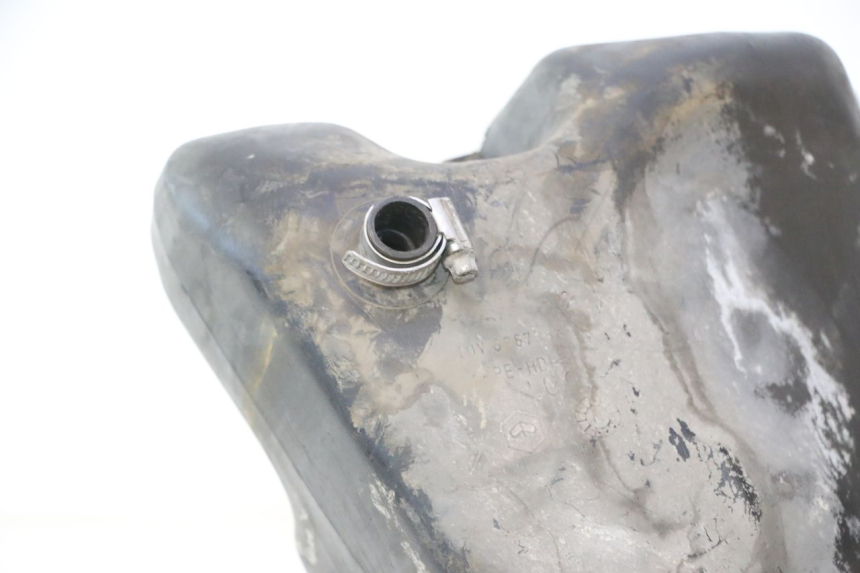 photo de KRAFTSTOFFTANK PIAGGIO VESPA LX 2T 50 (2005 - 2013) - Zoom auf Gebrauchszustand