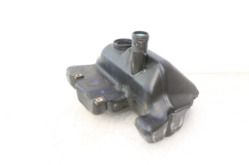 photo de KRAFTSTOFFTANK PIAGGIO VESPA LX 2T 50 (2005 - 2013) - Details der Befestigungspunkte