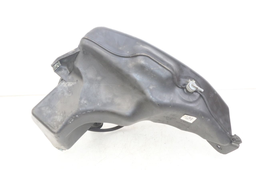 photo de KRAFTSTOFFTANK PIAGGIO VESPA PRIMAVERA 2T 50 (2013 - 2018) - Zoom auf Gebrauchszustand