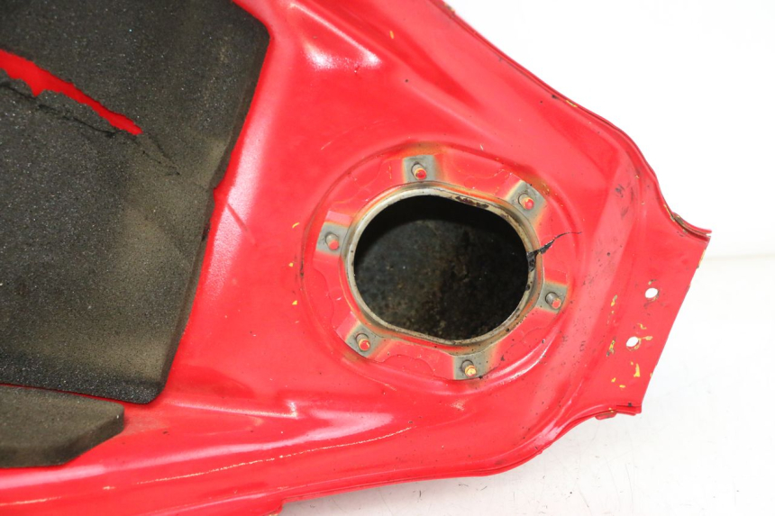 photo de KRAFTSTOFFTANK HONDA VFR FI RC46 800 (1998 - 2001) - Zoom auf Komponenten