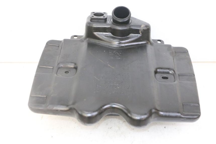 photo de KRAFTSTOFFTANK PEUGEOT VIVACITY NEW 4T 50 (2008 - 2017) - Details der Befestigungspunkte