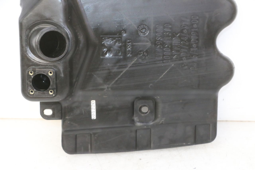 photo de KRAFTSTOFFTANK PEUGEOT VIVACITY NEW 4T 50 (2008 - 2017) - Details der Befestigungspunkte