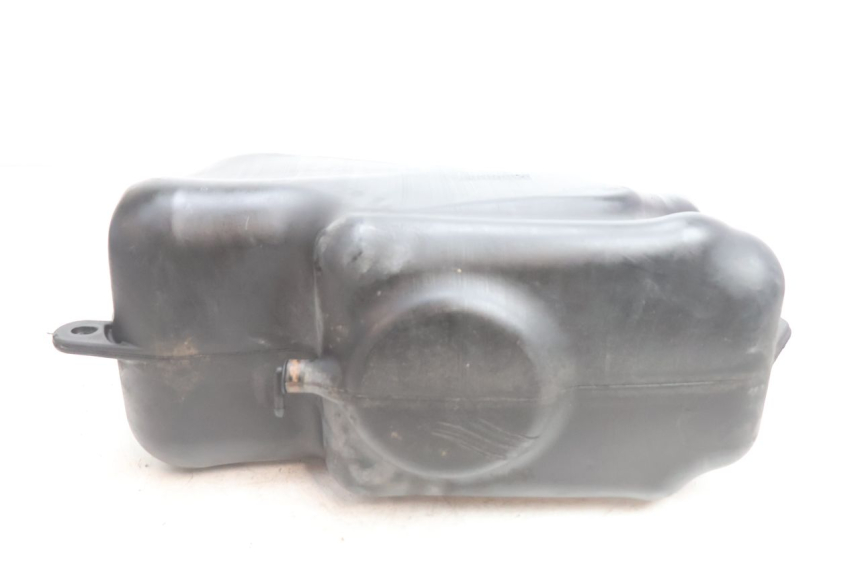 photo de KRAFTSTOFFTANK PIAGGIO X8 STREET 125 (2006 - 2007) - Details der Befestigungspunkte