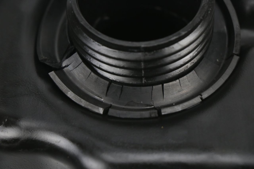 photo de KRAFTSTOFFTANK RAZZO XENON 4T 50 (2008 - 2012) - Zoom auf Gebrauchszustand