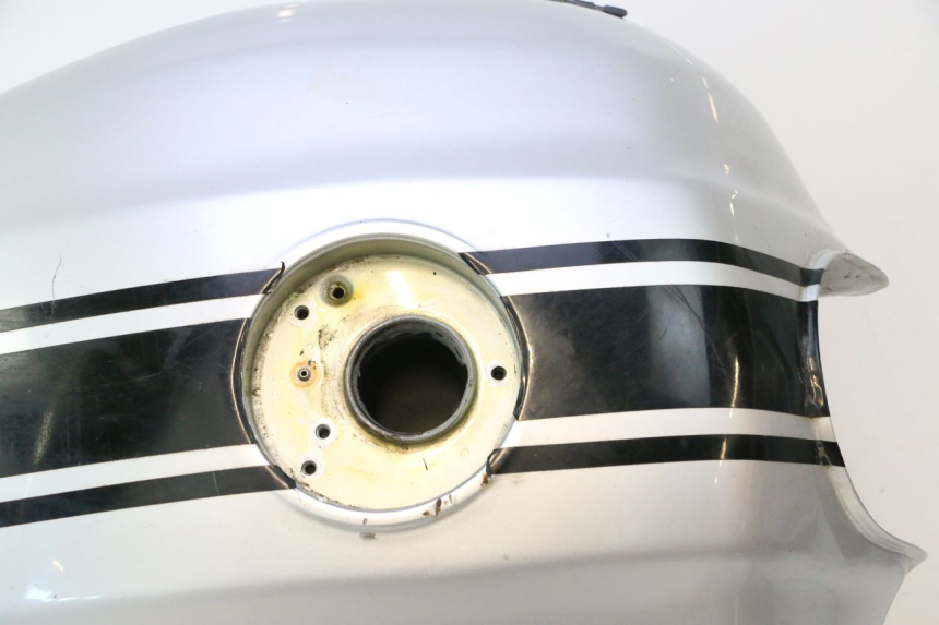 photo de KRAFTSTOFFTANK YAMAHA XJR 1300 (1998 - 2002) - Hochauflösende Nahaufnahme