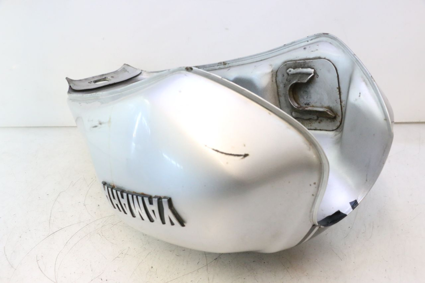 photo de KRAFTSTOFFTANK YAMAHA XJR 1300 (1998 - 2002) - Fokus auf die Struktur