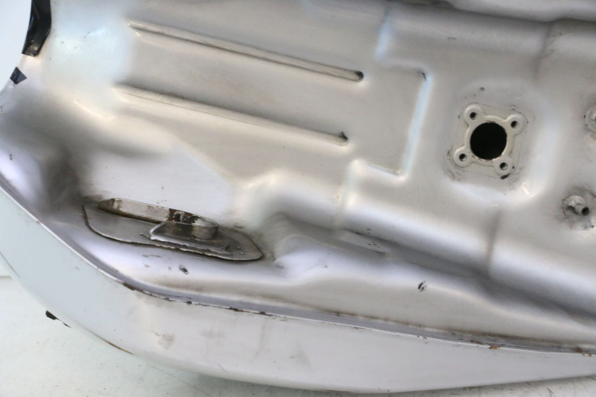photo de KRAFTSTOFFTANK YAMAHA XJR 1300 (1998 - 2002) - Zoom auf Gebrauchszustand