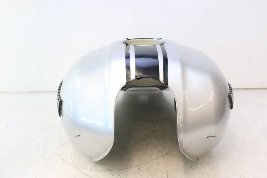 photo de KRAFTSTOFFTANK YAMAHA XJR 1300 (1998 - 2002) - Details der Befestigungspunkte