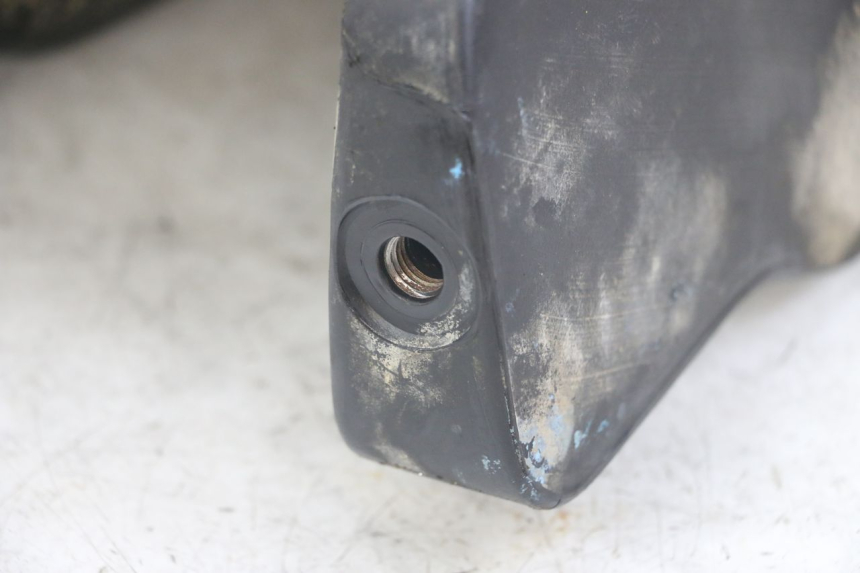 photo de KRAFTSTOFFTANK PEUGEOT XP6 50 (1997 - 2003) - Technische Nahaufnahme