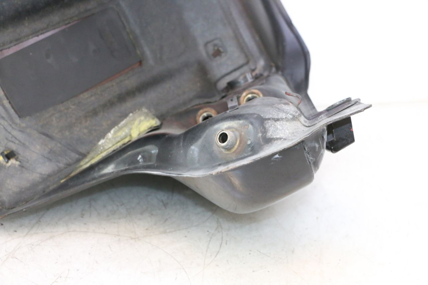 photo de KRAFTSTOFFTANK HONDA XRV AFRICA TWIN 750 (1990 - 1992) - Oberflächenzustand und Material