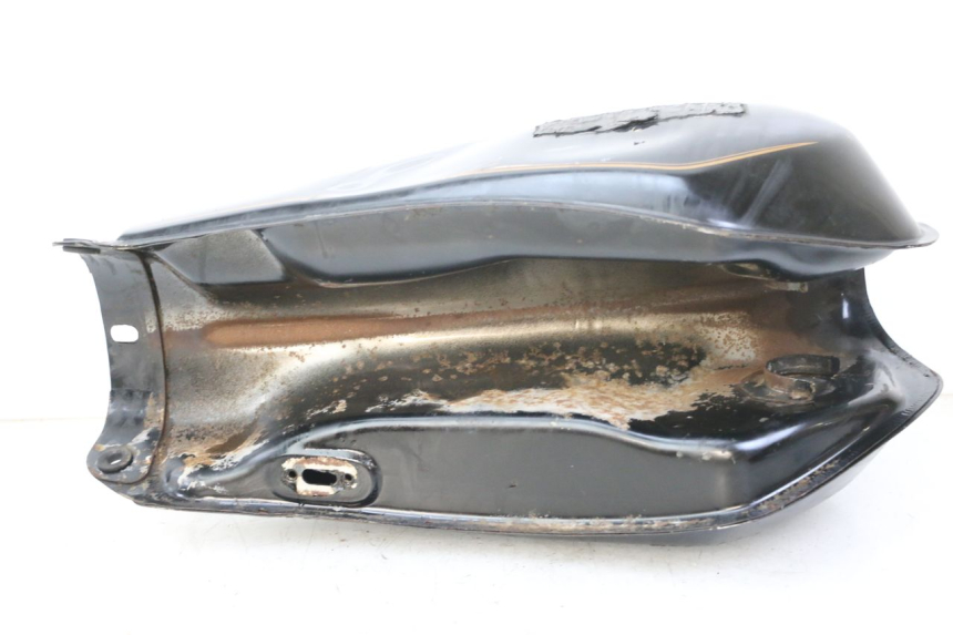 photo de KRAFTSTOFFTANK YAMAHA SR 125 (1982 - 2003) - Zoom auf Gebrauchszustand