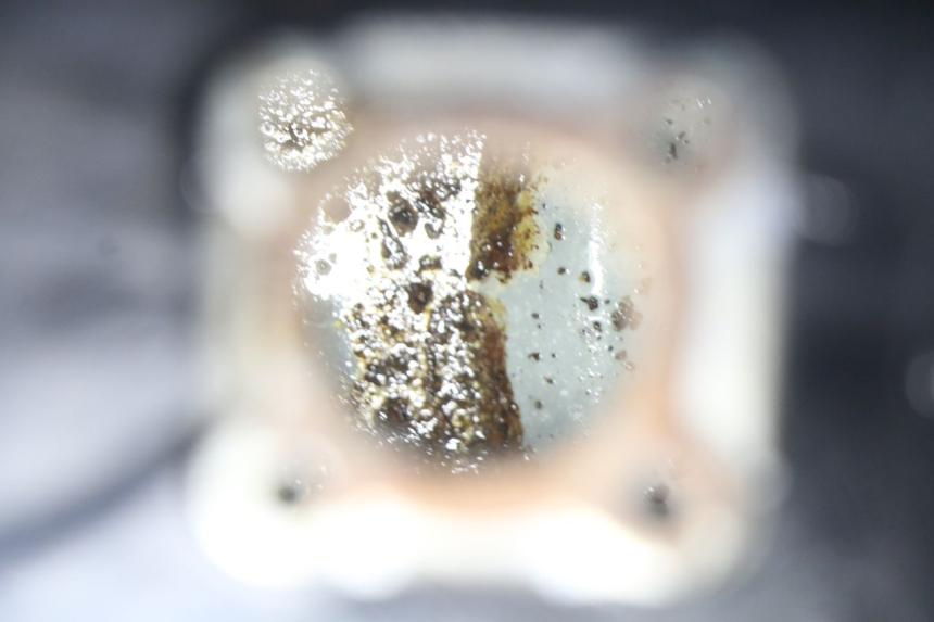 photo de KRAFTSTOFFTANK YAMAHA YE ZEST 50 (1992 - 1998) - Details der Befestigungspunkte