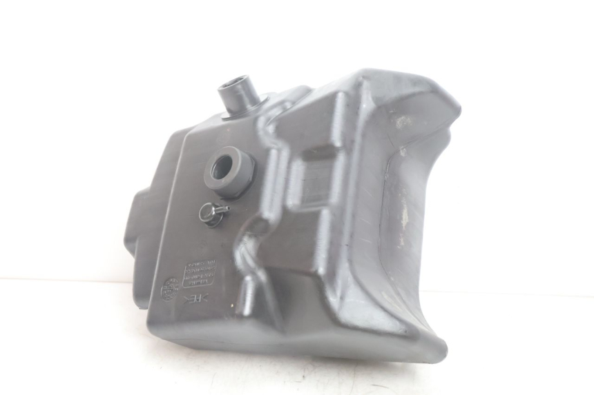 photo de KRAFTSTOFFTANK YAMAHA YP MAJESTY 125 (2002 - 2006) - Technische Nahaufnahme