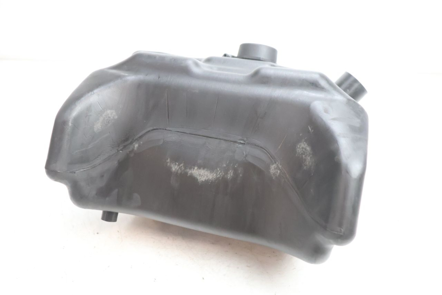 photo de KRAFTSTOFFTANK YAMAHA YP MAJESTY 125 (2002 - 2006) - Details der Befestigungspunkte