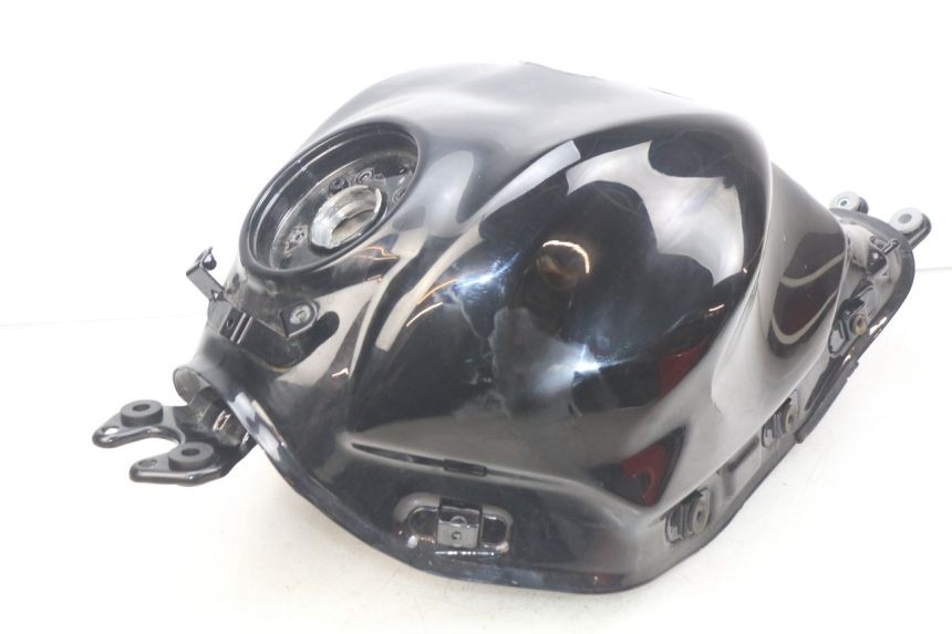 photo de KRAFTSTOFFTANK KAWASAKI Z 650 (2016 - 2019) - Zoom auf Komponenten