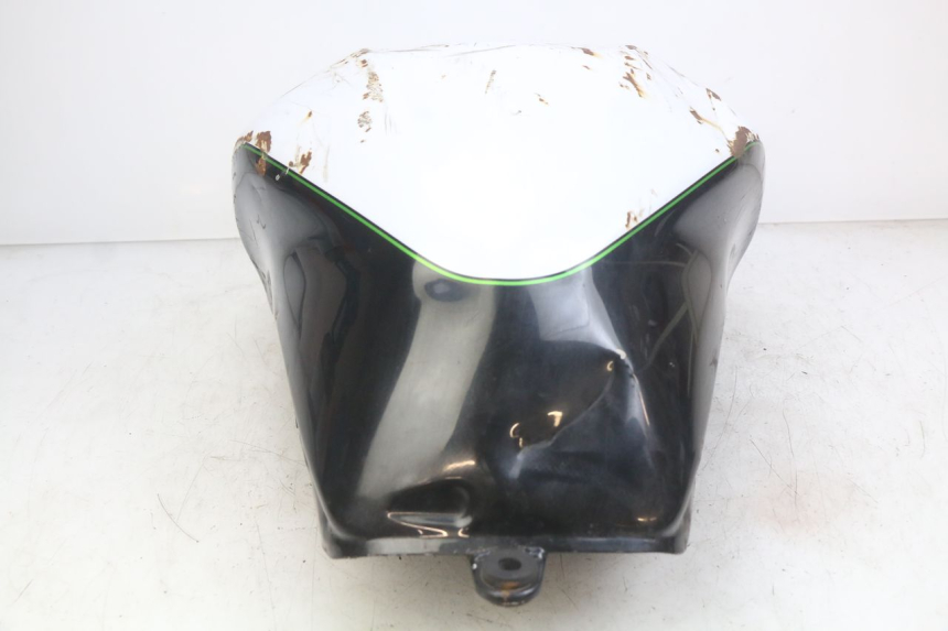 photo de KRAFTSTOFFTANK KAWASAKI Z 750 (2007 - 2013) - Fokus auf die Struktur