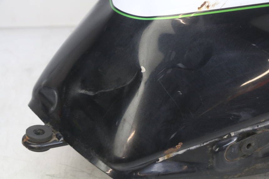 photo de KRAFTSTOFFTANK KAWASAKI Z 750 (2007 - 2013) - Alternativer Blickwinkel