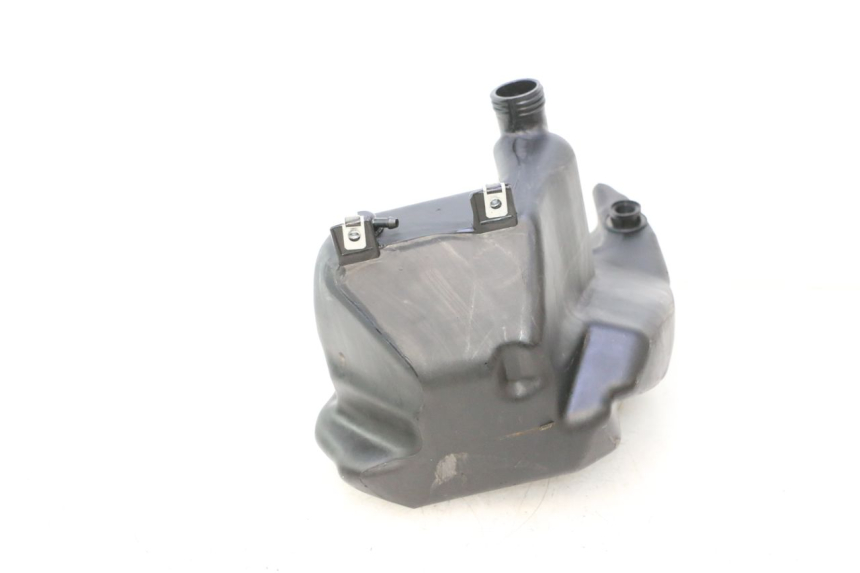 photo de KRAFTSTOFFTANK PIAGGIO ZIP 2T 50 (2009 - 2019) - Details der Befestigungspunkte