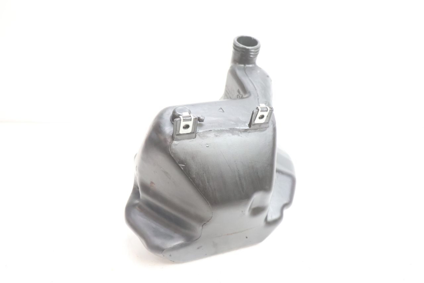 photo de KRAFTSTOFFTANK PIAGGIO ZIP 2T 50 (2009 - 2019) - Oberflächenzustand und Material