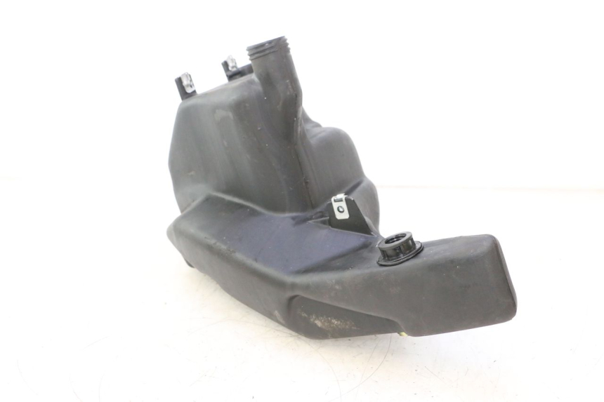 photo de KRAFTSTOFFTANK PIAGGIO ZIP 4T 50 (2006 - 2017) - Details der Befestigungspunkte