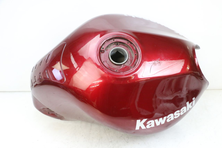 photo de KRAFTSTOFFTANK KAWASAKI ZR 7 750 (1999 - 2004) - Zoom auf Komponenten