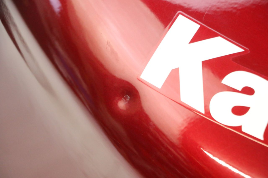 photo de KRAFTSTOFFTANK KAWASAKI ZR 7 750 (1999 - 2004) - Alternativer Blickwinkel