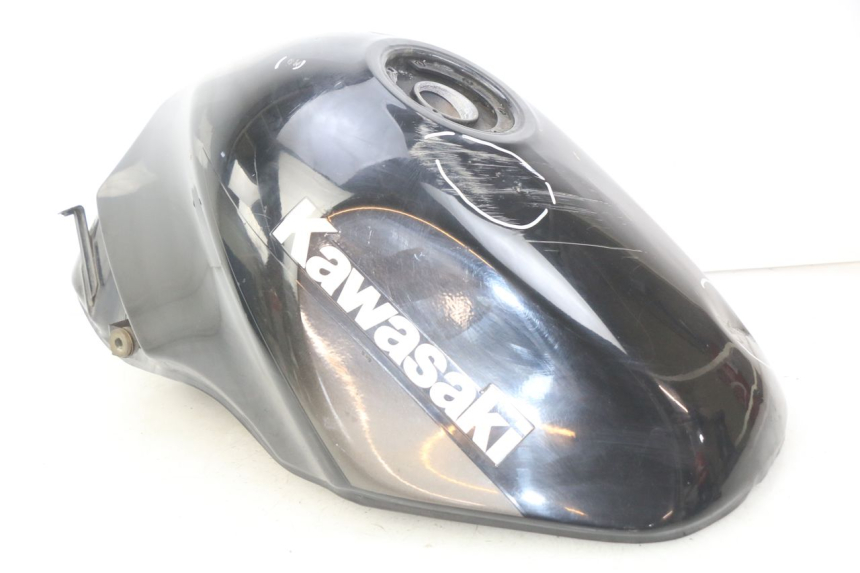 photo de KRAFTSTOFFTANK KAWASAKI ZZR 600 (1995 - 2004) - Weitere Ansicht des Artikels
