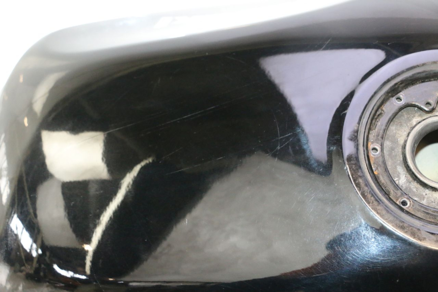 photo de KRAFTSTOFFTANK KAWASAKI ZZR 600 (1995 - 2004) - Weitere Ansicht des Artikels