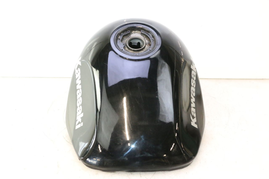 photo de KRAFTSTOFFTANK KAWASAKI ZZR 600 (1995 - 2004) - Oberflächenzustand und Material