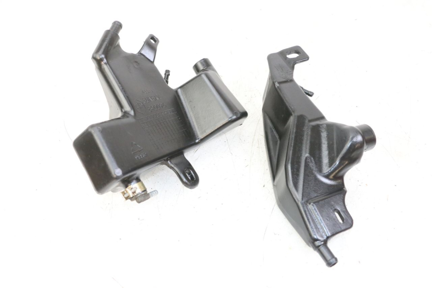 photo de ÖLTANK APRILIA SR MOTARD 50 (2012 - 2018) - Alternative Perspektive