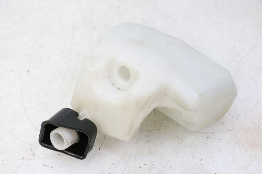 photo de ÖLTANK PEUGEOT CITYSTAR 50 (2013 - 2017) - Details der Befestigungspunkte