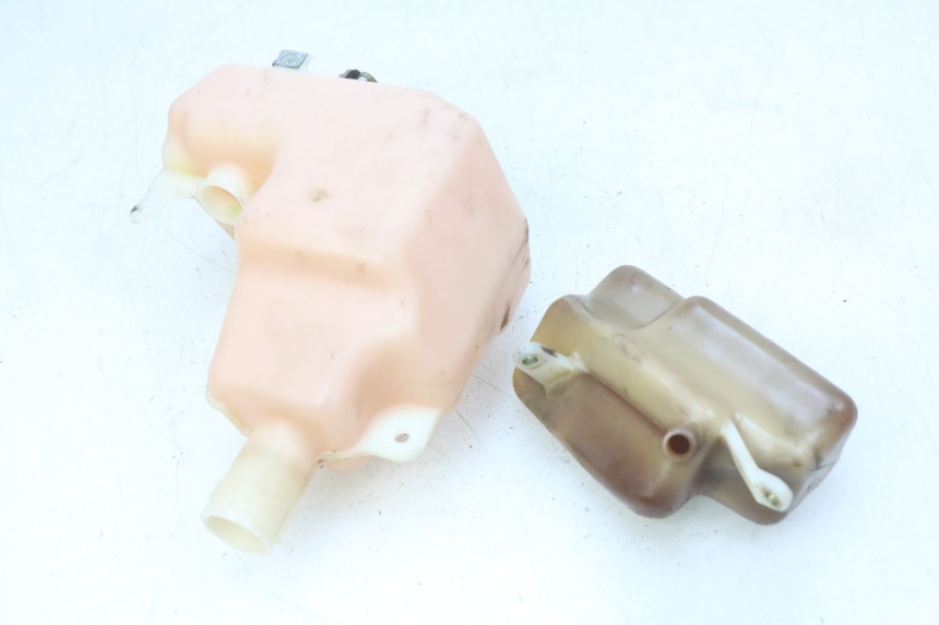 photo de ÖLTANK HONDA FES PANTHEON 2T 125 (1998 - 2002) - Hauptansicht