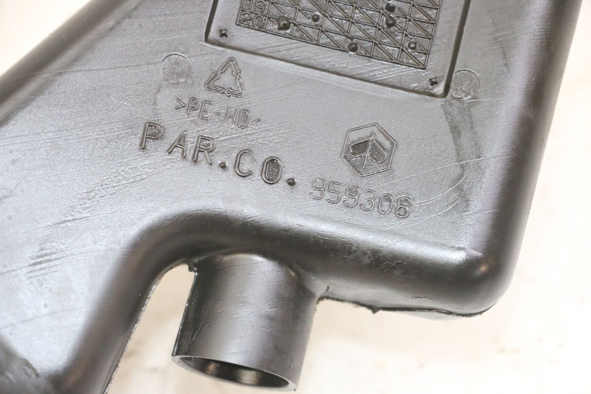 photo de ÖLTANK PIAGGIO NRG POWER PUREJET 50 (2018 - 2021) - Zoom auf Gebrauchszustand