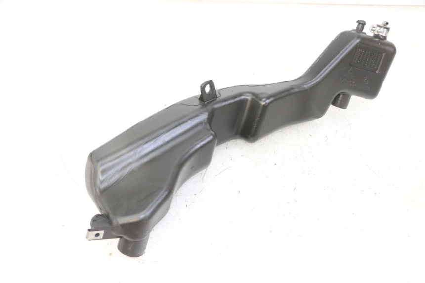 photo de ÖLTANK PIAGGIO NRG POWER PUREJET 50 (2018 - 2021) - Alternative Perspektive