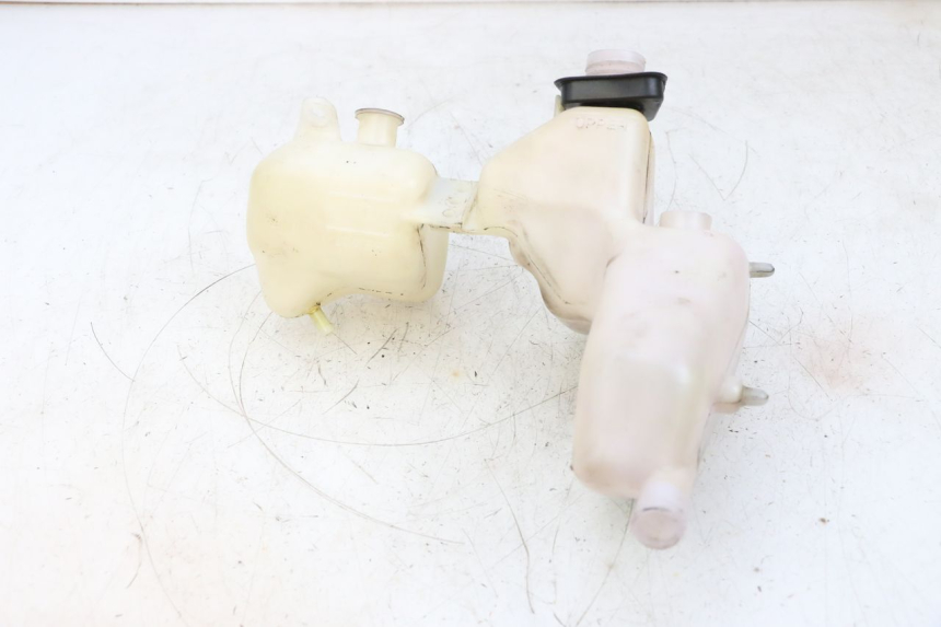 photo de ÖLTANK HONDA NSR R 125 (1994 - 2003) - Details der Befestigungspunkte