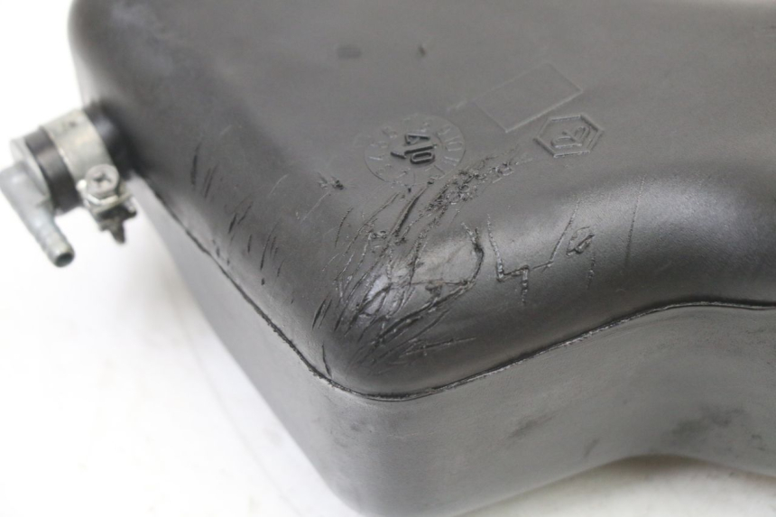 photo de ÖLTANK PIAGGIO VESPA S 2T 50 (2007 - 2014) - Zoom auf Gebrauchszustand