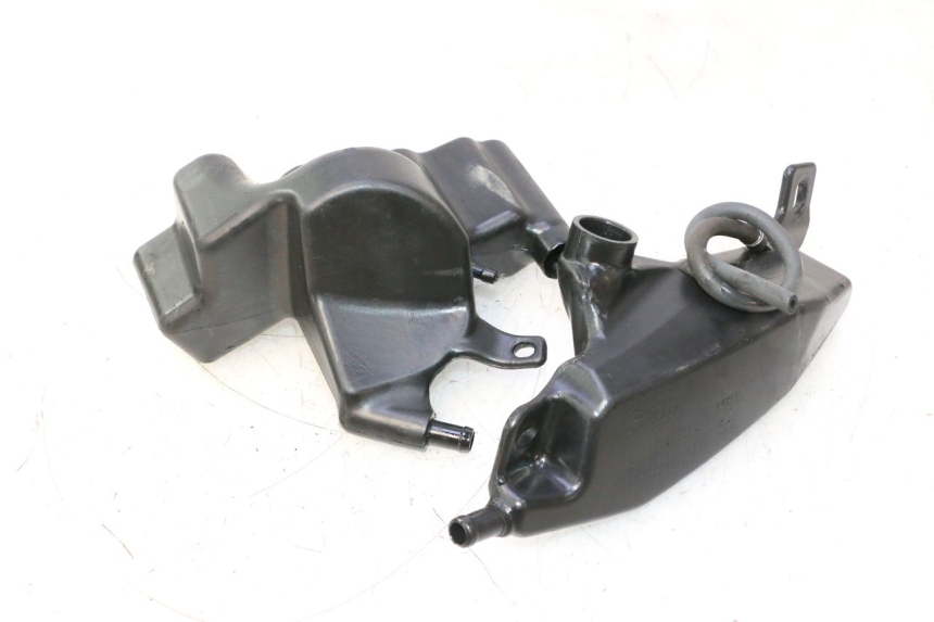 photo de ÖLTANK APRILIA SR 2T 50 (2012 - 2017) - Oberflächenzustand und Material