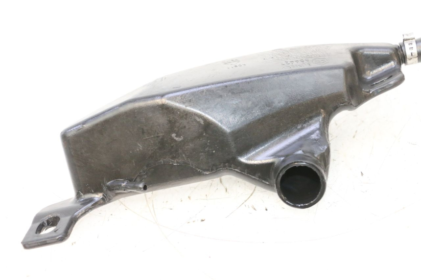 photo de ÖLTANK APRILIA SR MOTARD 50 (2012 - 2018) - Details der Befestigungspunkte