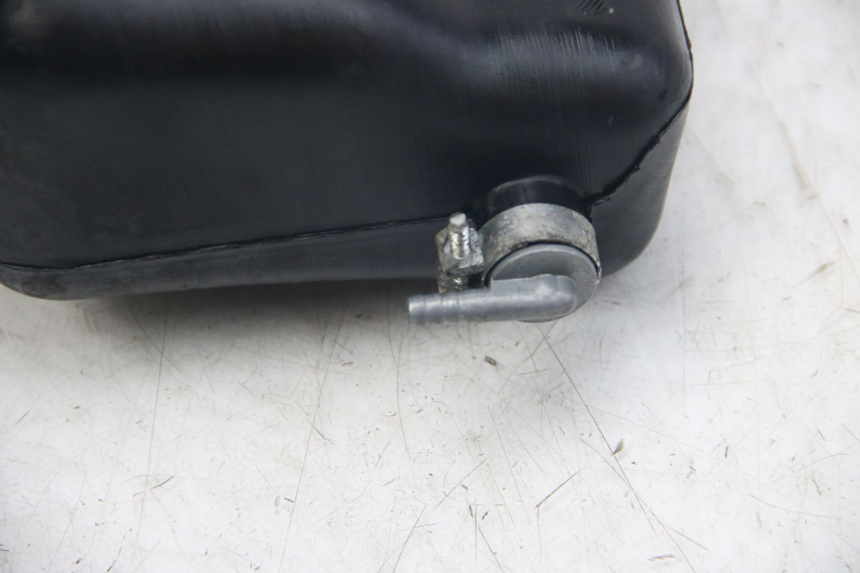 photo de ÖLTANK PIAGGIO VESPA S 2T 50 (2007 - 2014) - Details der Befestigungspunkte